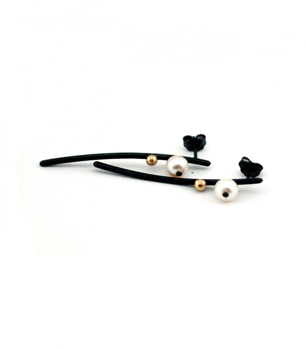Oxidized Sterling Silver Earrings. 18kt Gold. Cultured Pearls. Black. Post. EL VIEJO BALANCIN 7 Earrings. Handmade by Maria Goti Joyas.