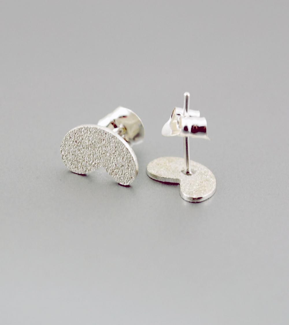 Tiny Texturized Sterling Silver Earrings. Roll Printed Texture. White. Post. VARIACIONES 2 Earrings. Handmade by Maria Goti Joyas.