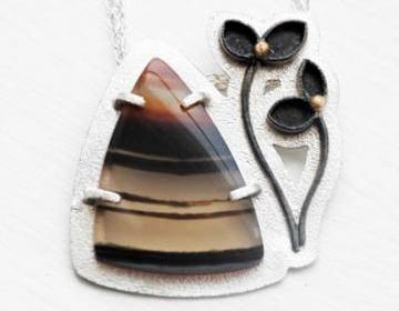 exturized Sterling Silver Ring. Oxidized. 18kt Gold. Brazilian Agate. Oval Chain. OOAK. FOLIUM Agate 2 Pendant. Handmade by Maria Goti Joyas