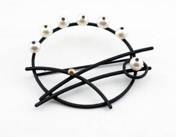 Oxidized Sterling Silver Brooch. 18kt Gold. Cultured Pearls. Black. One of a Kind. EL VIEJO BALANCIN Brooch. Handmade by Maria Goti Joyas.