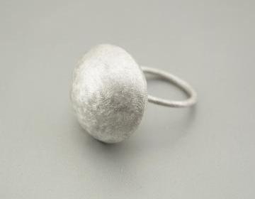 Texturized Sterling Silver Ring. White. DOTS Ring. Handmade by Maria Goti Joyas.